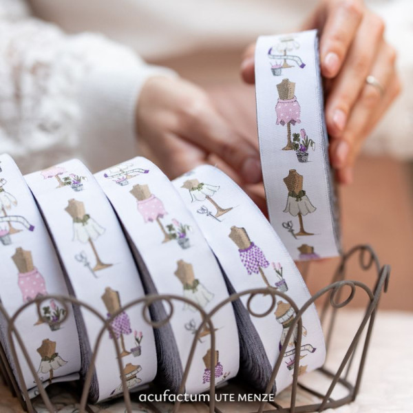 1 m acufactum Webband Schneiderliebe Schneiderpuppen Silke Leffler